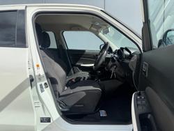 2023 Suzuki Swift GL Plus AZ Series II Pure White