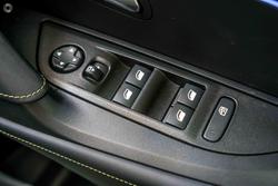 2025 Peugeot 2008 GT Hybrid