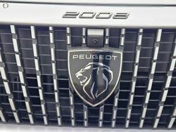 2025 Peugeot 2008 GT Hybrid