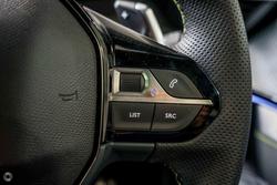2025 Peugeot 2008 GT Hybrid