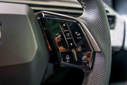 2025 Peugeot 5008 GT Premium Hybrid