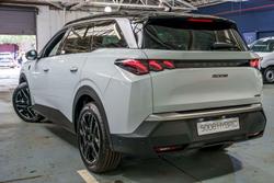 2025 Peugeot 5008 GT Premium Hybrid P74 MY25 Okenite White