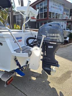 2023 QUINTREX 430 Fishabout Pro