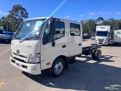 2025 Hino 300 Series 616 Crew White