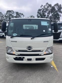 2024 Hino 300 Series 617 Tipper White