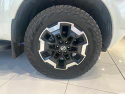2021 Nissan
                Navara SL