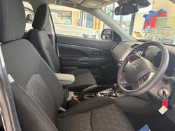 2024 Mitsubishi ASX ES