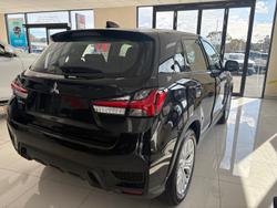 2024 Mitsubishi ASX ES