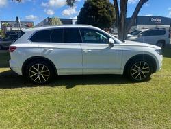 2019 Volkswagen
                Touareg 190TDI Launch Edition