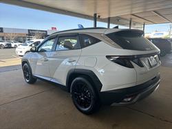 2025 HYUNDAI NX4 TUCSON NX4.V4 TUCSON 2.0P AT 2WD WHITE CREAM