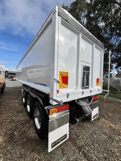 2025 RLB Enterprises By Sonnex 33 Foot Grain White