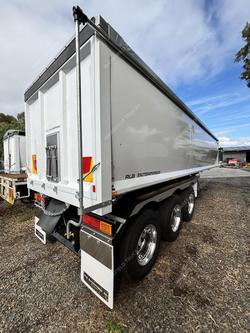 2025 RLB Enterprises By Sonnex 33 Foot Grain White