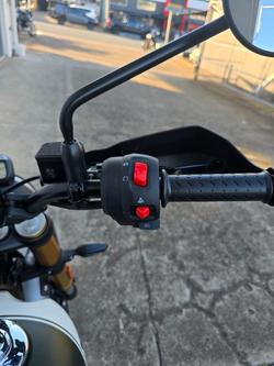 2025 Triumph SCRAMBLER 400 X GREEN