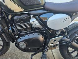 2025 Triumph SCRAMBLER 400 X GREEN