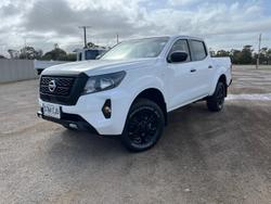 2020 Nissan
                Navara SL