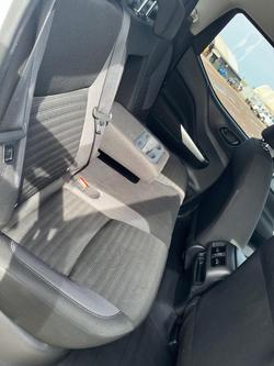 2020 Nissan
                Navara SL