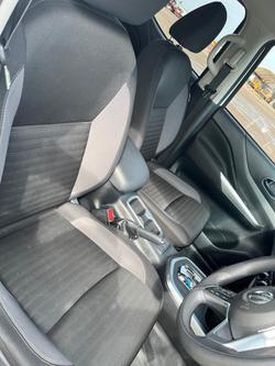 2020 Nissan
                Navara SL