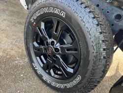 2020 Nissan
                Navara SL