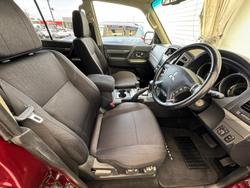 2018 Mitsubishi
Pajero GLX