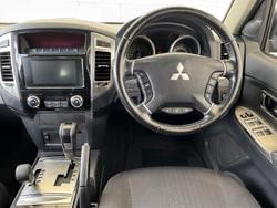 2018 Mitsubishi
Pajero GLX