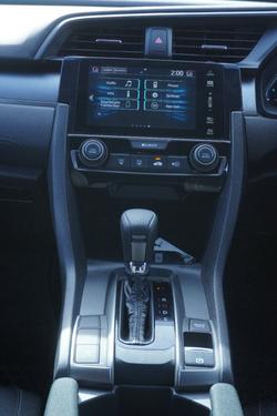 2017 Honda
                Civic VTi-L