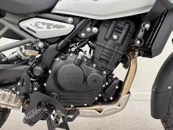 2025 Royal Enfield HIMALAYAN 450 White