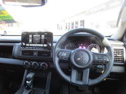 2025 Mitsubishi Triton GLX