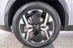 2025 Peugeot 2008 Allure Hybrid