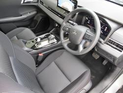 2025 Mitsubishi Outlander ES