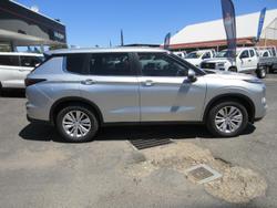 2025 Mitsubishi Outlander ES