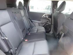 2025 Mitsubishi Outlander ES