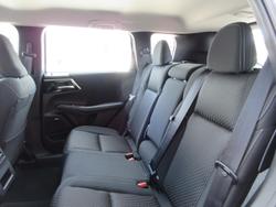 2025 Mitsubishi Outlander ES