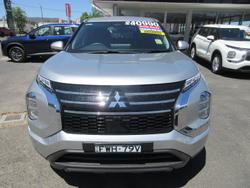 2025 Mitsubishi Outlander ES