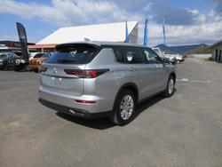 2025 Mitsubishi Outlander ES