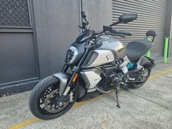 2019 DUCATI DIAVEL 1260 (SANDSTONE GREY) GREY