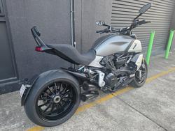 2019 DUCATI DIAVEL 1260 (SANDSTONE GREY) GREY