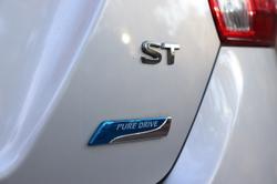 2013 Nissan
                Pulsar ST