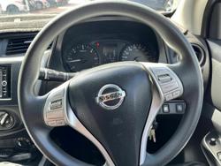 2015 Nissan Navara RX