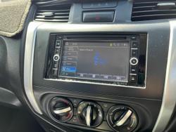 2015 Nissan Navara RX