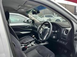 2015 Nissan Navara RX