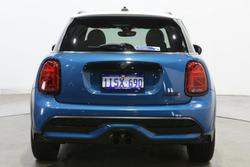 2021 MINI
Hatch Cooper S Classic
