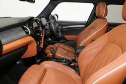 2021 MINI
Hatch Cooper S Classic