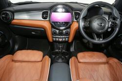 2021 MINI
Hatch Cooper S Classic