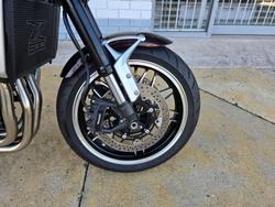 2025 Kawasaki 2025 KAWASAKI 900CC Z900RS Red