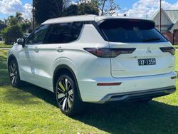 2025 Mitsubishi Outlander Exceed ZM MY25 AWD White