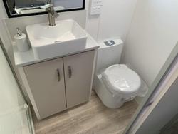 2025 Leader Caravans 2110_C_K1e15b_T Xpedition 21'6 3 Bunk