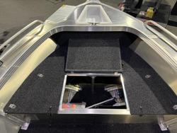 2025 Stacer 469 Outlaw Side Console