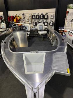 2025 Stacer 469 Outlaw Side Console
