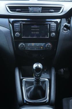 2020 Nissan
                QASHQAI ST