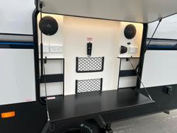 2025 Traveller Cruise 17'